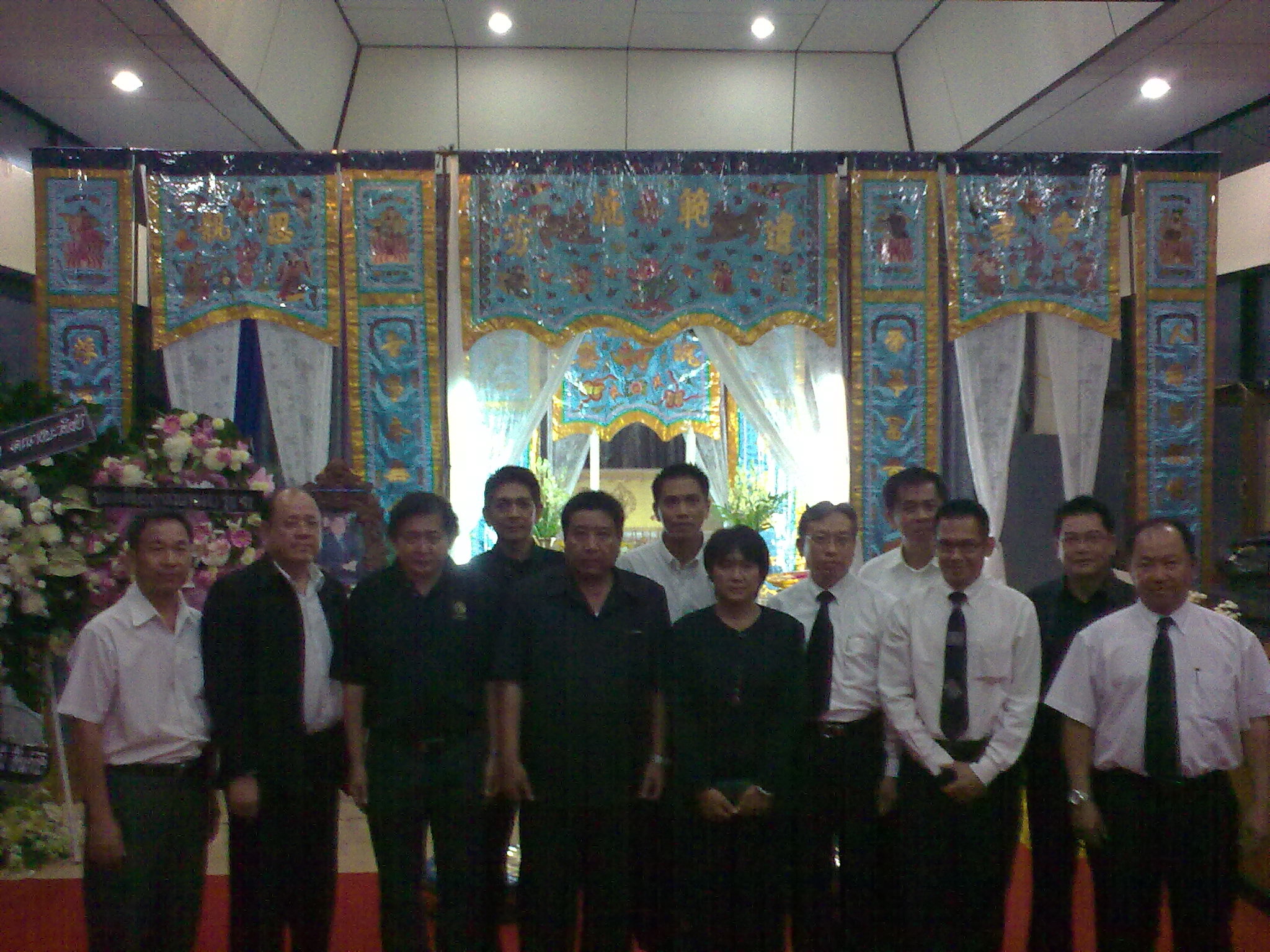 ถาพงานศพคุณพ่อของกวีพล
